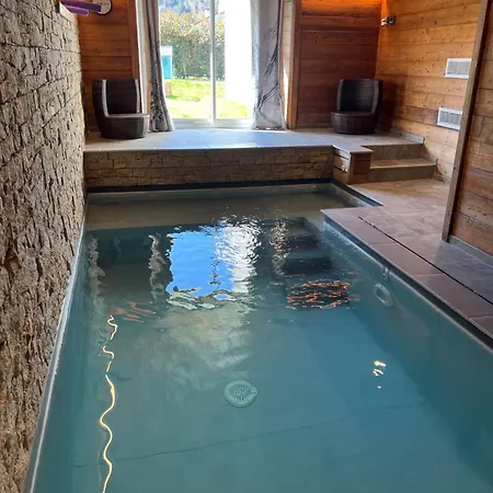 5* Piscine Interieure, Sauna, A 20 Mins Des Pistes De Ski, A 300 M D'un Holiday home