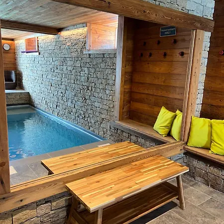 Holiday home 5* Piscine Interieure, Sauna, A 20 Mins Des Pistes De Ski, A 300 M D'un *
